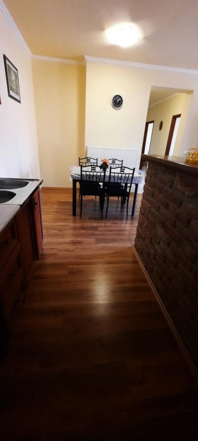 Bastya Apartmanhaz Sarvar Exterior photo