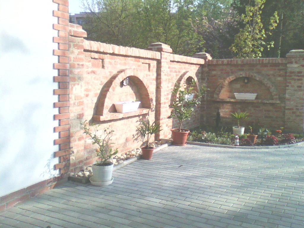 Bastya Apartmanhaz Sarvar Exterior photo
